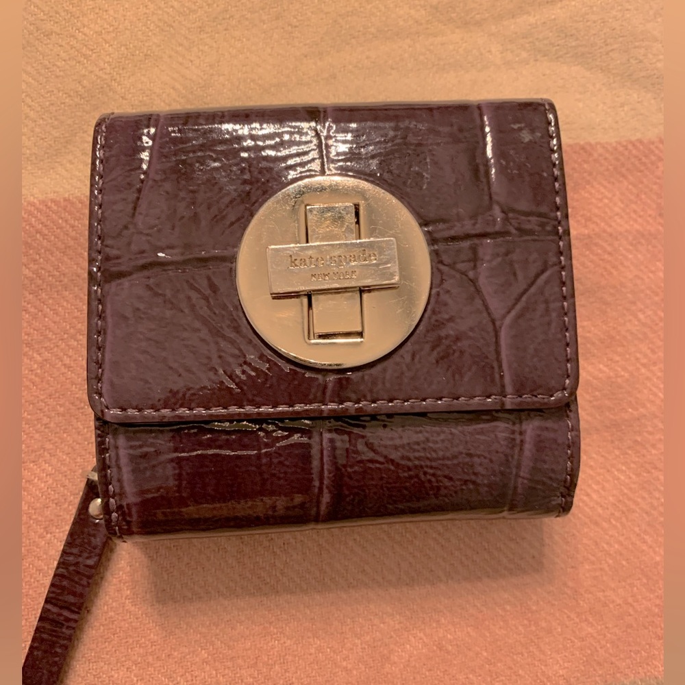 Kate Spade Purple Leather Wallet Luxurious Design - Picture 1 of 8